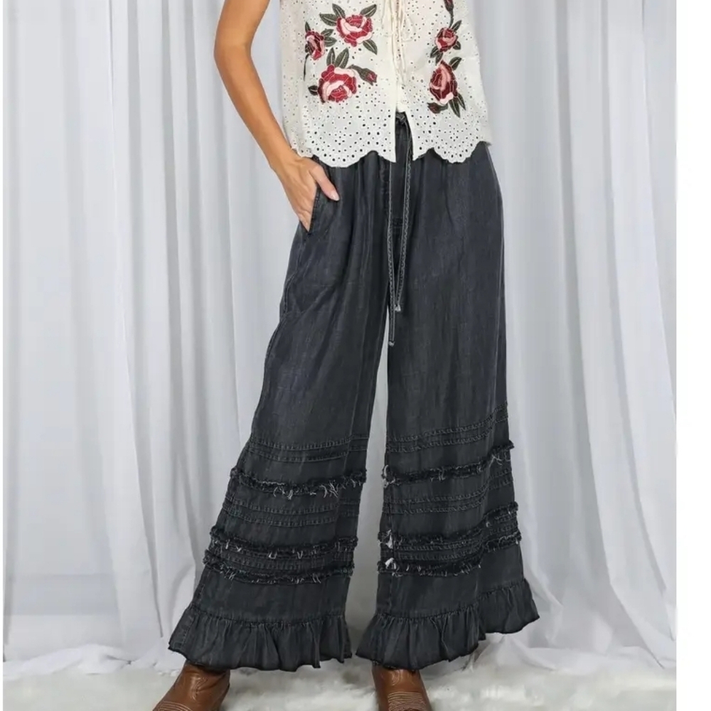 SS2 Chambray Black Ruffled Pants